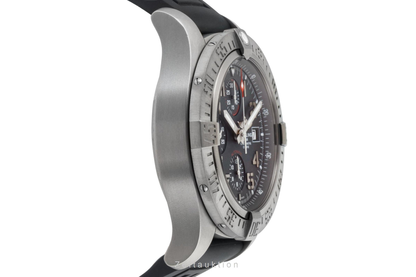 Breitling Avenger Bandit Chronograph Titan Automatik