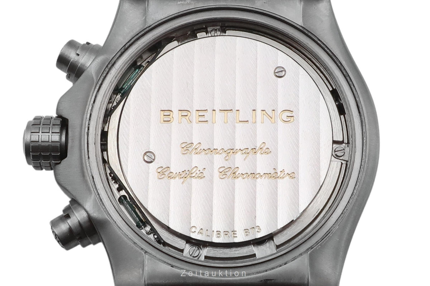 Breitling Avenger M1 Chronograph Titan Herrenuhr
