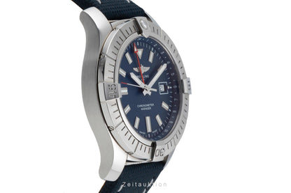 Breitling Avenger GMT 45 Automatik Stahl