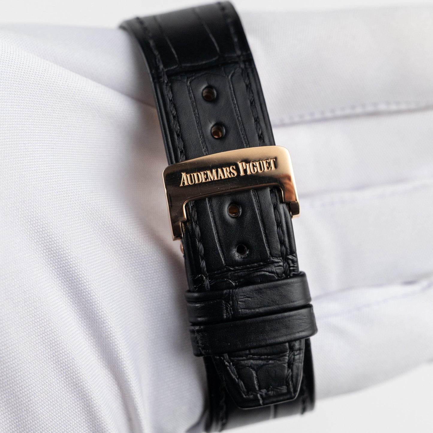 Audemars Piguet Royal Oak 15400OR.OO.D002CR.01 Rose Gold Black Dial (2017)